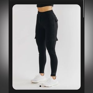 Alphalete identity cargo jogger